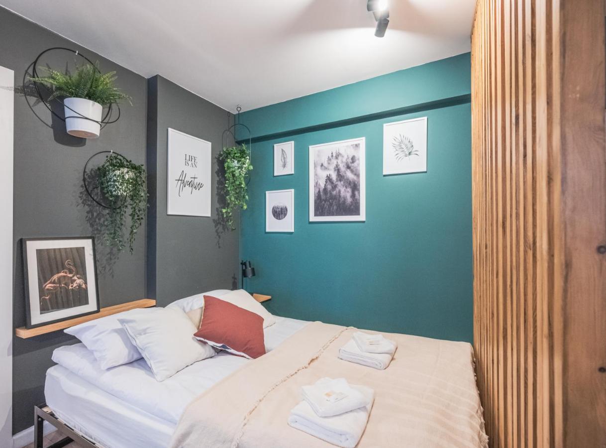 Spacious Apart ~ 150M Main Square ~ Self Check-In 24H Wrocław Exteriör bild