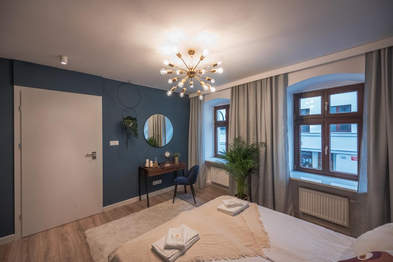 Spacious Apart ~ 150M Main Square ~ Self Check-In 24H Wrocław Exteriör bild