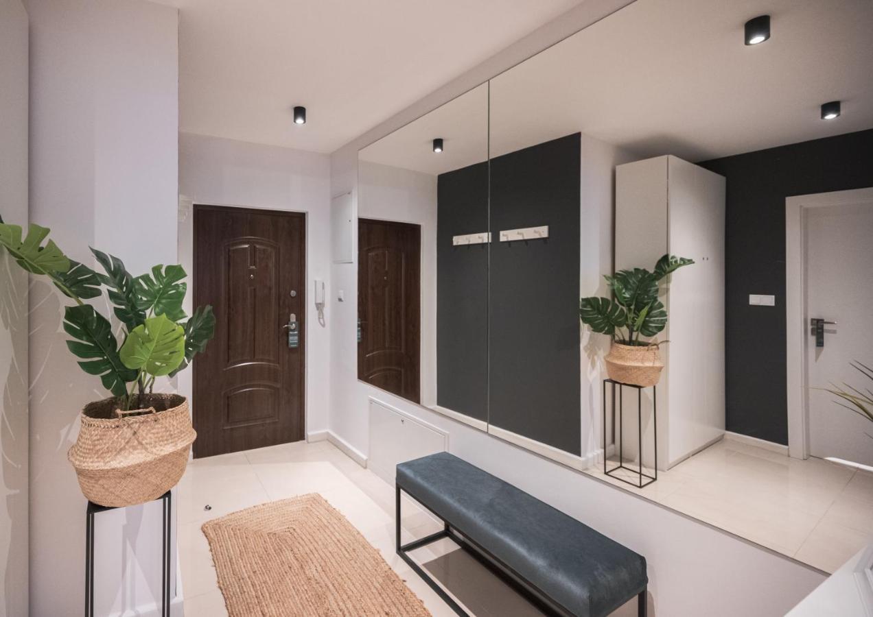 Spacious Apart ~ 150M Main Square ~ Self Check-In 24H Wrocław Exteriör bild